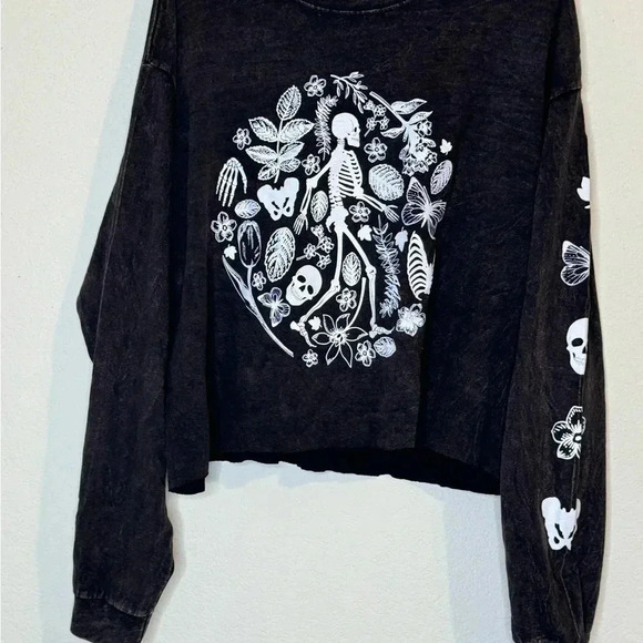 Chemistry Walking Skeleton Cropped Plus Size Long Sleeves Graphic Shirt - Picture 1 of 7